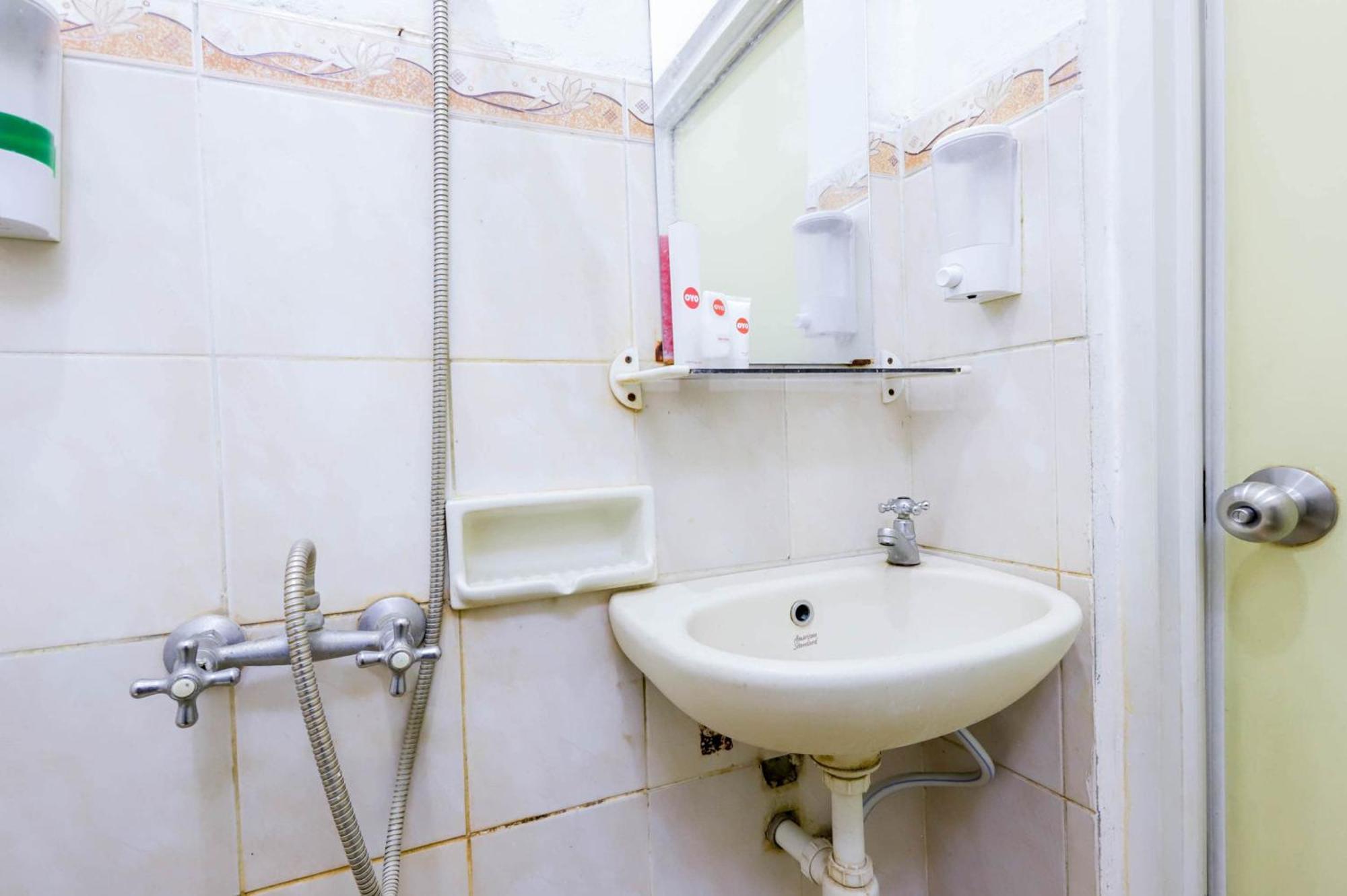 Oyo 1111 Pasar Baru Inn Τζακάρτα Εξωτερικό φωτογραφία