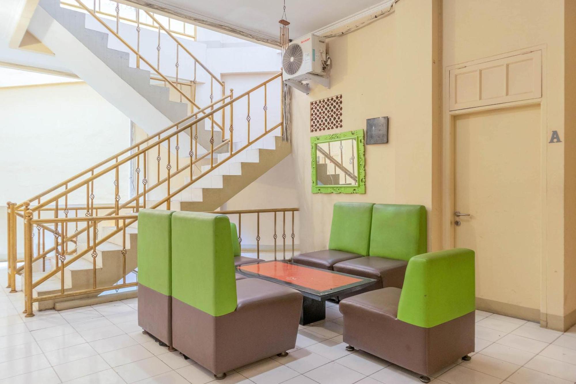 Oyo 1111 Pasar Baru Inn Τζακάρτα Εξωτερικό φωτογραφία